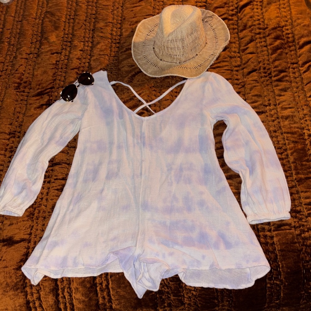⛅️ Billabong Soft Blue & White Gauzy Cotton Cloud Design Romper